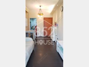 [馬鞍山] 特高樓底 2房,2廳,1廁,1露台.